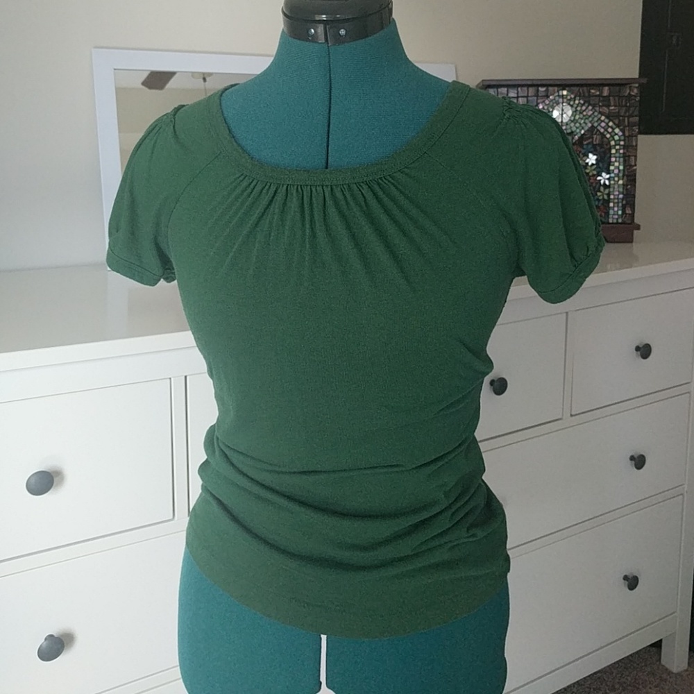 *LAST CHANCE* Cute green tee